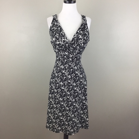 Ann Taylor Dresses & Skirts - Ann Taylor Knit Geo Print A Line Surplice Dress